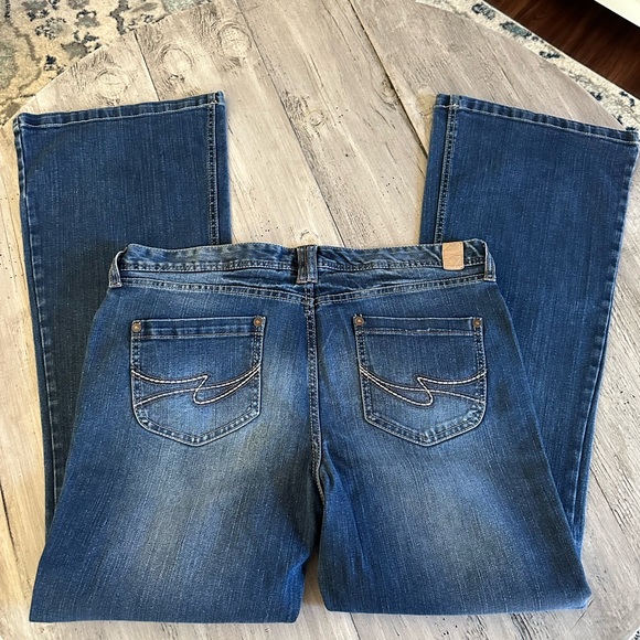 Maurice’s Molli Flare Jeans, Size 11/12 Reg - Picture 2 of 6